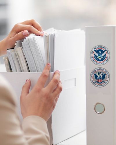 Record USCIS y CBP (FOIA)