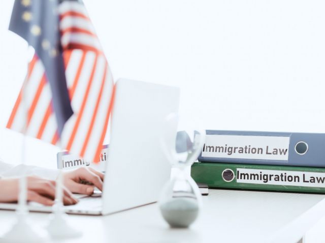 Abril 2025 en Inmigración: Bloqueos, Revocaciones y Nuevas Medidas de Impacto
